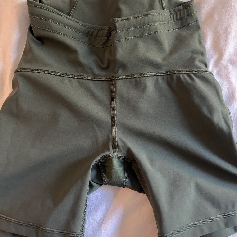 lululemon athletica Women’s small Olive Green Athletic Shorts